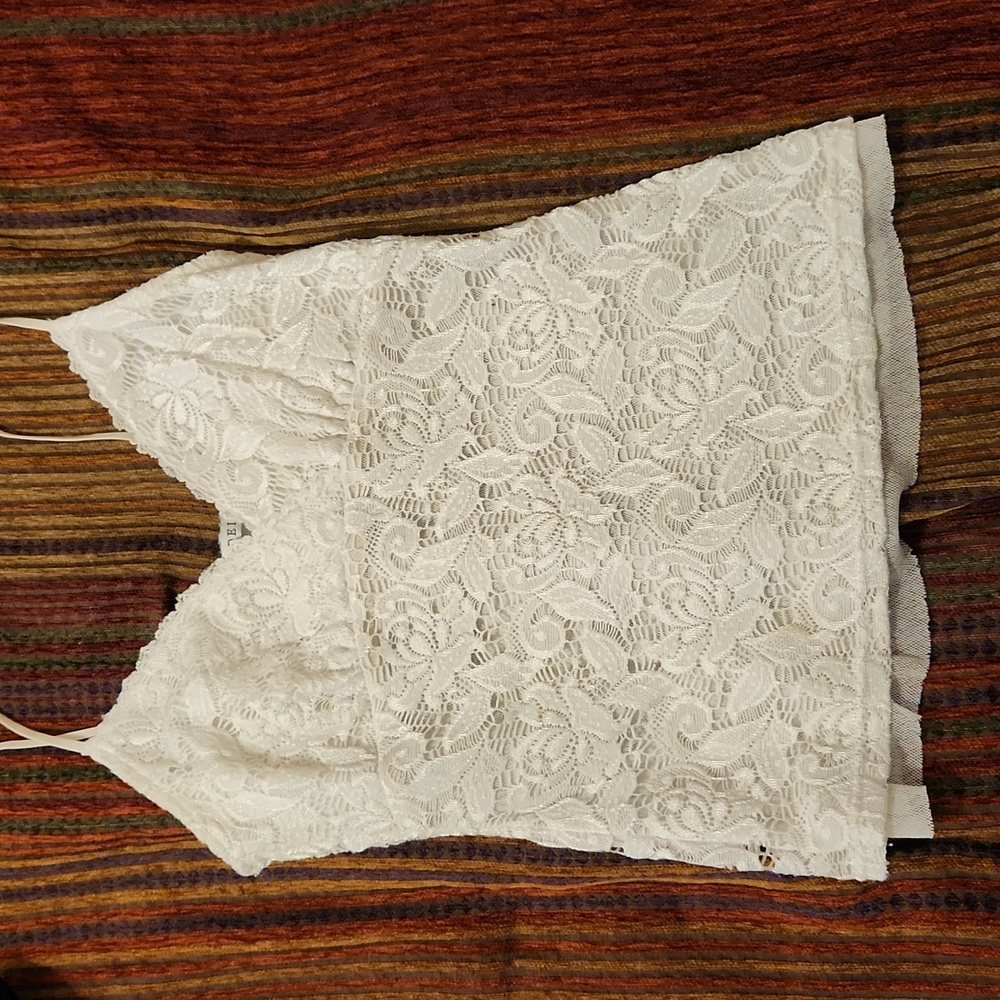 👾 3/$10 Vintage Lacy Spaghetti Strap Shirt